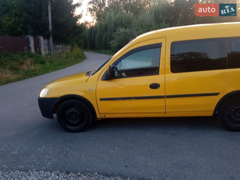 Мінівен Opel Combo 2006 в Івано-Франківську