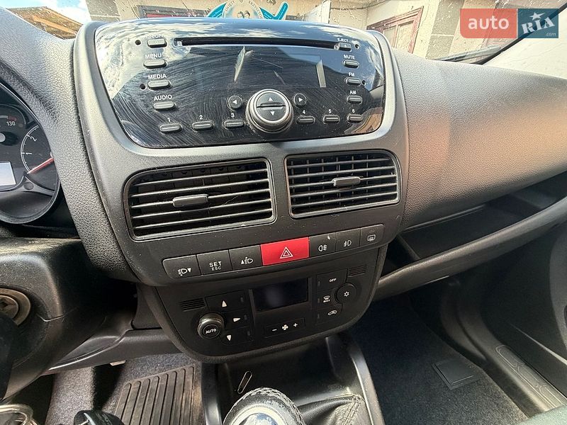 Мінівен Opel Combo 2012 в Умані