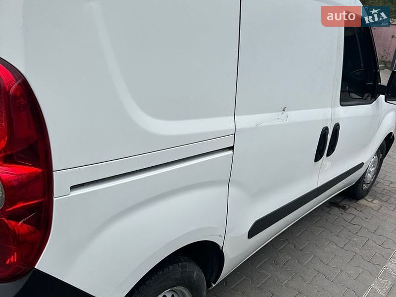 Вантажний фургон Opel Combo 2016 в Одесі