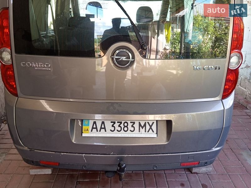 Opel Combo 2011