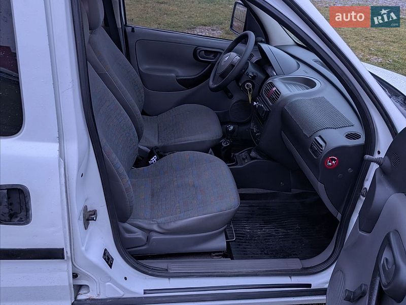 Минивэн Opel Combo 2002 в Калуше
