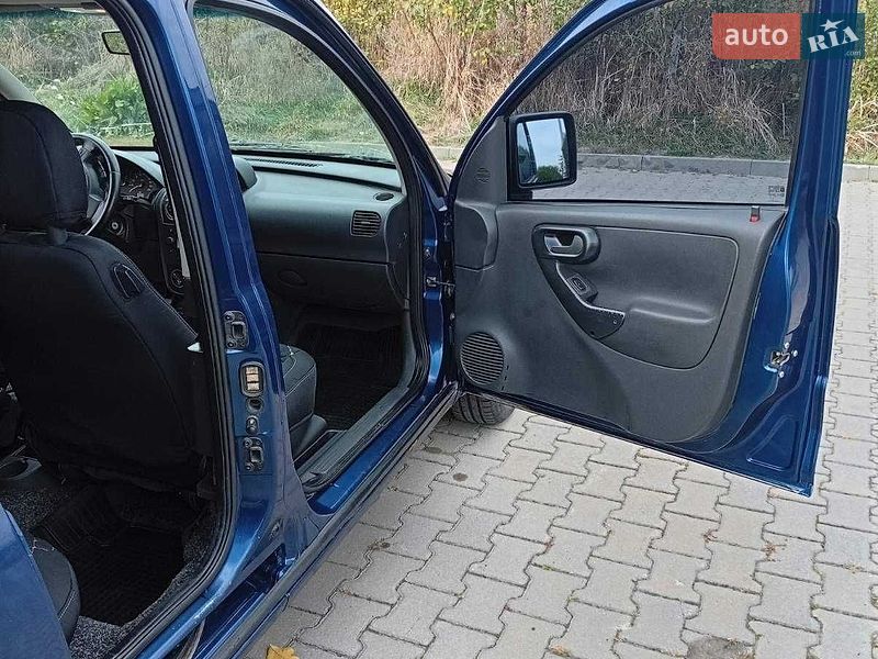Минивэн Opel Combo 2009 в Черновцах