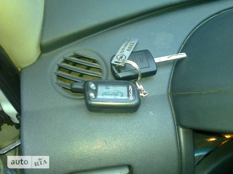 Вантажопасажирський фургон Opel Combo 2006 в Києві