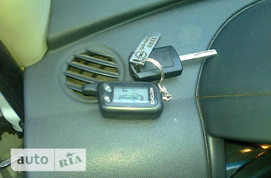 Грузопассажирский фургон Opel Combo 2006 в 