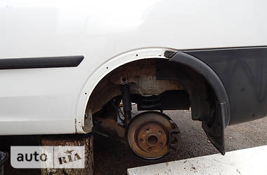 Грузопассажирский фургон Opel Combo 2006 в 