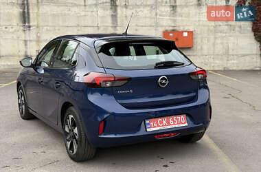Хэтчбек Opel Corsa-e 2021 в 