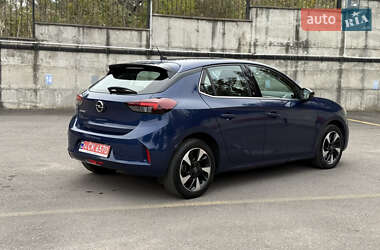 Хэтчбек Opel Corsa-e 2021 в 