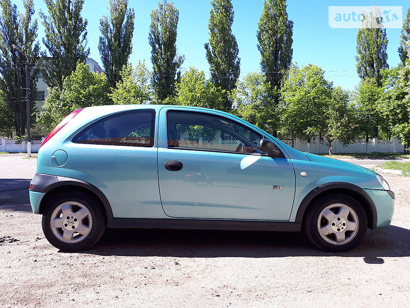 Хэтчбек Opel Corsa 2003 в Чернигове