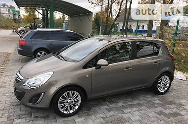 Хэтчбек Opel Corsa 2011 в Черновцах