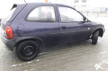 Хэтчбек Opel Corsa 1995 в Черновцах