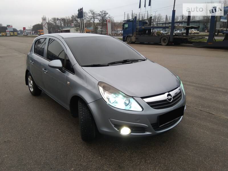 Хэтчбек Opel Corsa 2008 в Кропивницком