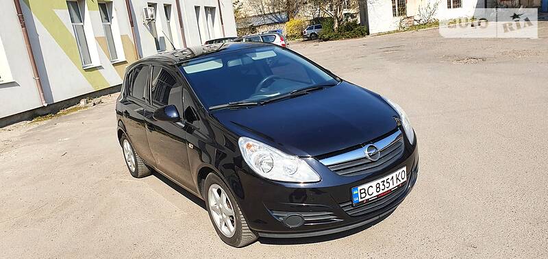 Хетчбек Opel Corsa 2008 в 