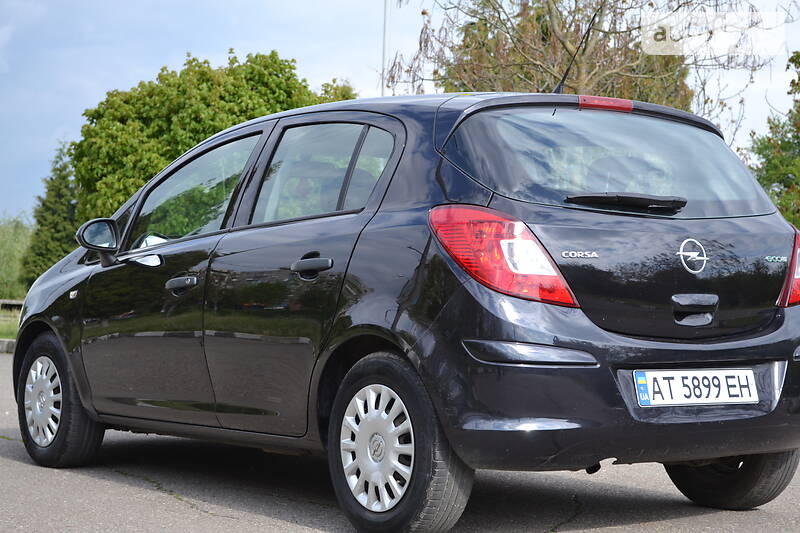 Хетчбек Opel Corsa 2009 в Калуші