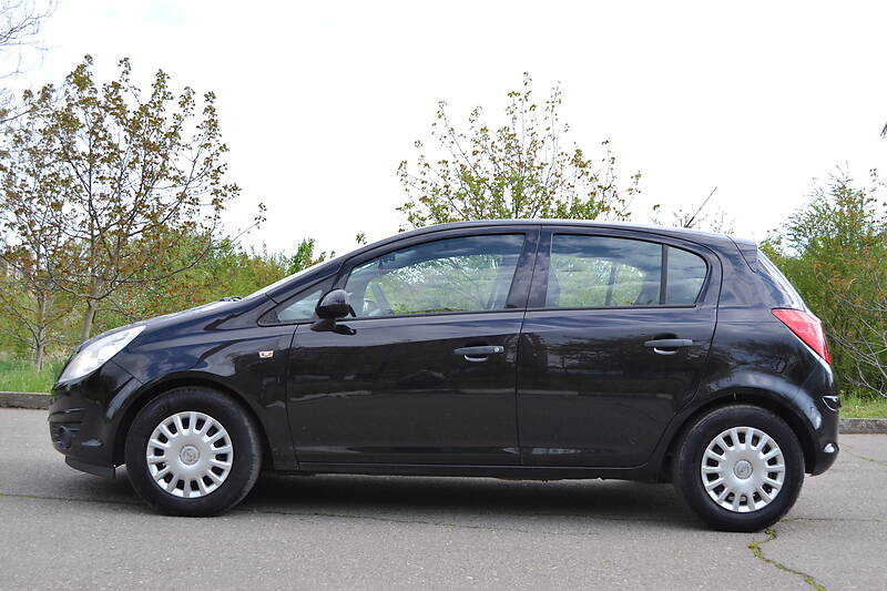 Хетчбек Opel Corsa 2009 в Калуші