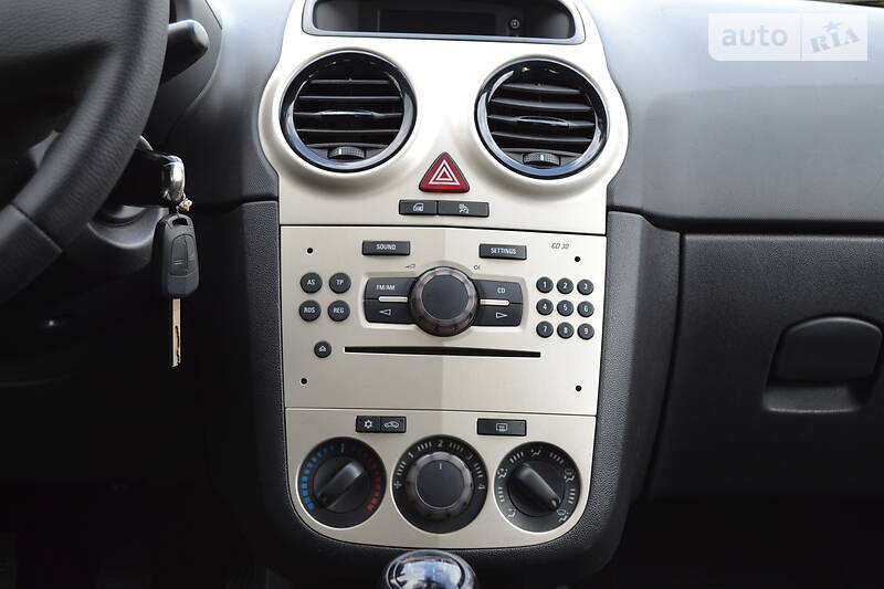 Хетчбек Opel Corsa 2009 в Калуші