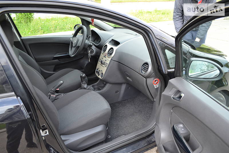 Хетчбек Opel Corsa 2009 в Калуші
