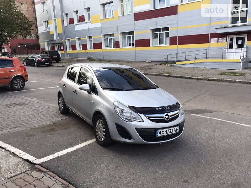 Хетчбек Opel Corsa 2012 в 