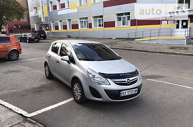 Хетчбек Opel Corsa 2012 в 