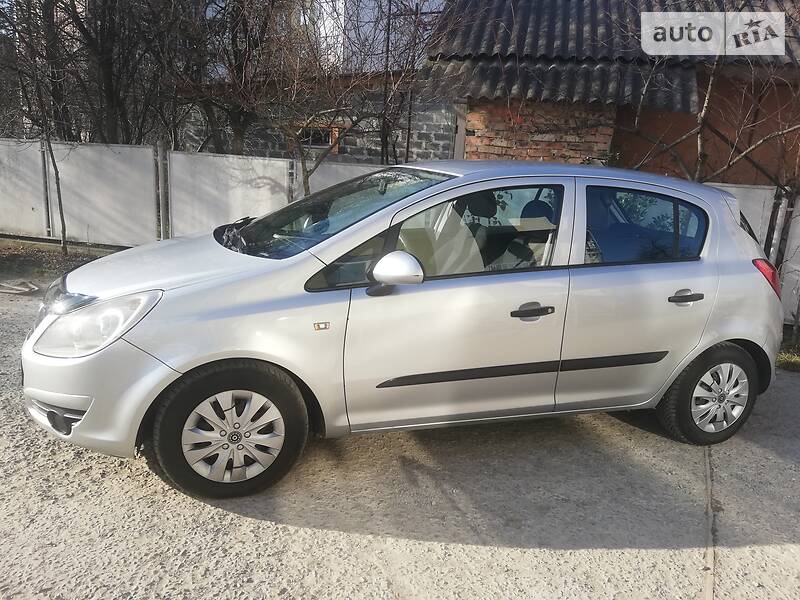 Седан Opel Corsa 2006 в Івано-Франківську