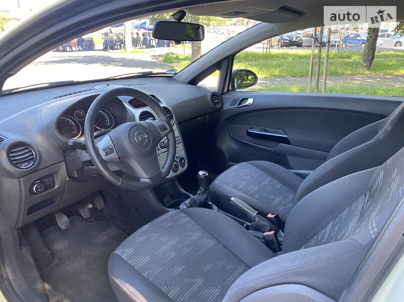 Хетчбек Opel Corsa 2011 в Вінниці
