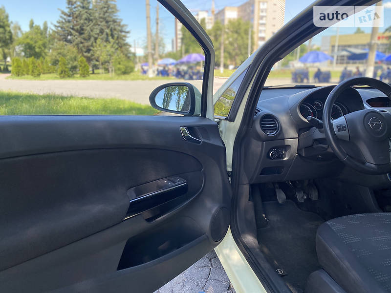 Хетчбек Opel Corsa 2011 в Вінниці