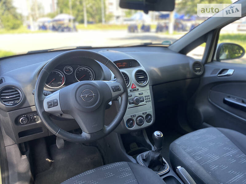 Хетчбек Opel Corsa 2011 в Вінниці
