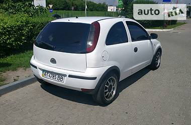 Хетчбек Opel Corsa 2004 в 
