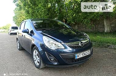 Хэтчбек Opel Corsa 2012 в Городенке