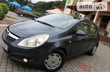 Хетчбек Opel Corsa 2007 в 