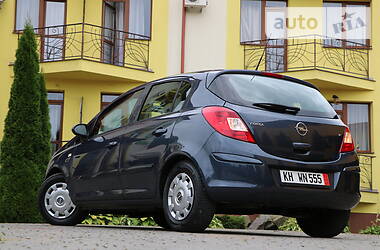 Хетчбек Opel Corsa 2007 в 