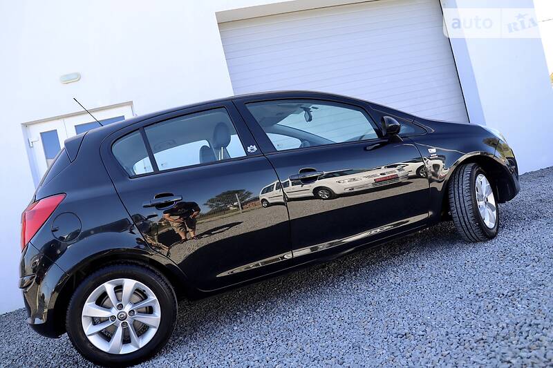 Хетчбек Opel Corsa 2015 в Дрогобичі