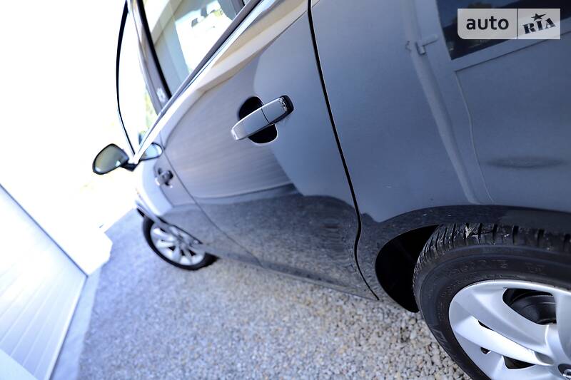Хетчбек Opel Corsa 2015 в Дрогобичі