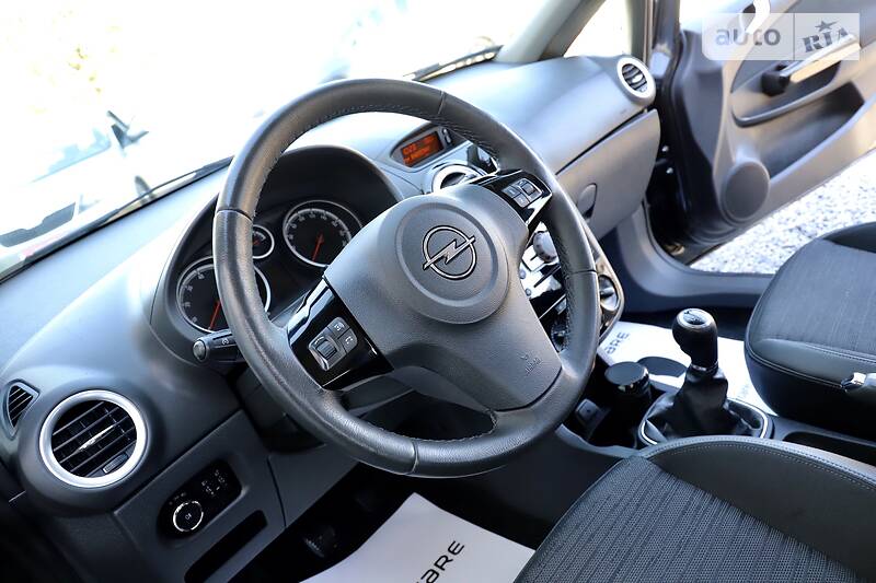 Хетчбек Opel Corsa 2015 в Дрогобичі