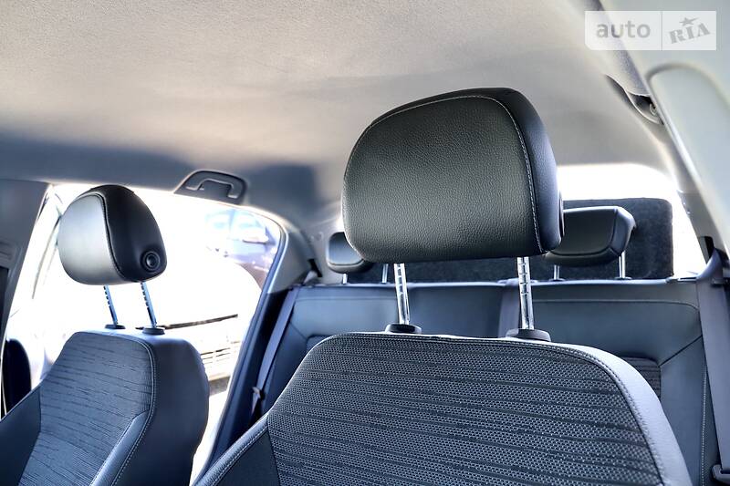 Хетчбек Opel Corsa 2015 в Дрогобичі