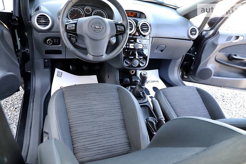 Хетчбек Opel Corsa 2015 в Дрогобичі