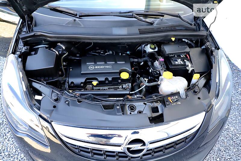 Хетчбек Opel Corsa 2015 в Дрогобичі