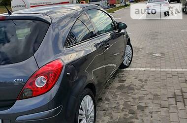 Хэтчбек Opel Corsa 2010 в Стрые