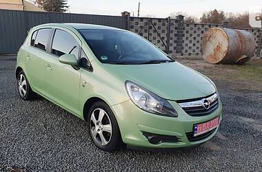 Хэтчбек Opel Corsa 2010 в Ровно