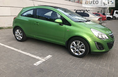 Хэтчбек Opel Corsa 2013 в Киеве