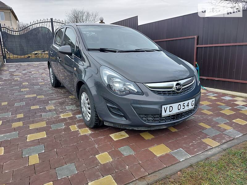 Седан Opel Corsa 2014 в Калуше