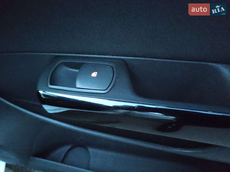 Хэтчбек Opel Corsa 2010 в Новояворовске