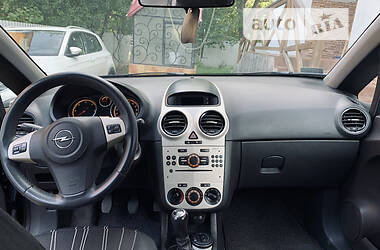 Хэтчбек Opel Corsa 2008 в 