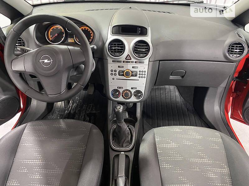 Хэтчбек Opel Corsa 2012 в Киеве