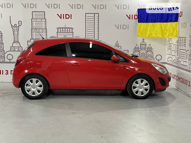 Хэтчбек Opel Corsa 2012 в Киеве