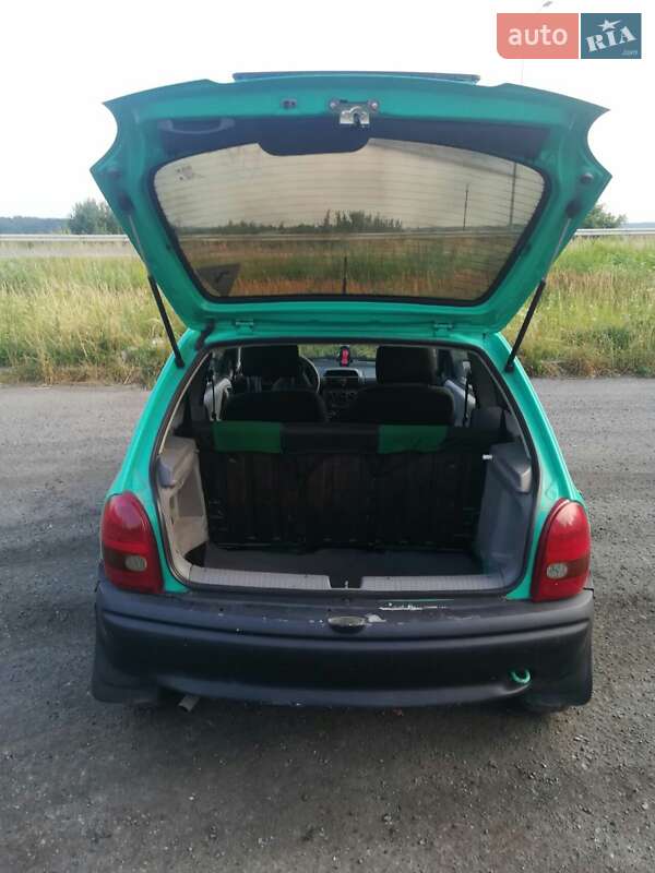 Хетчбек Opel Corsa 1996 в Львові
