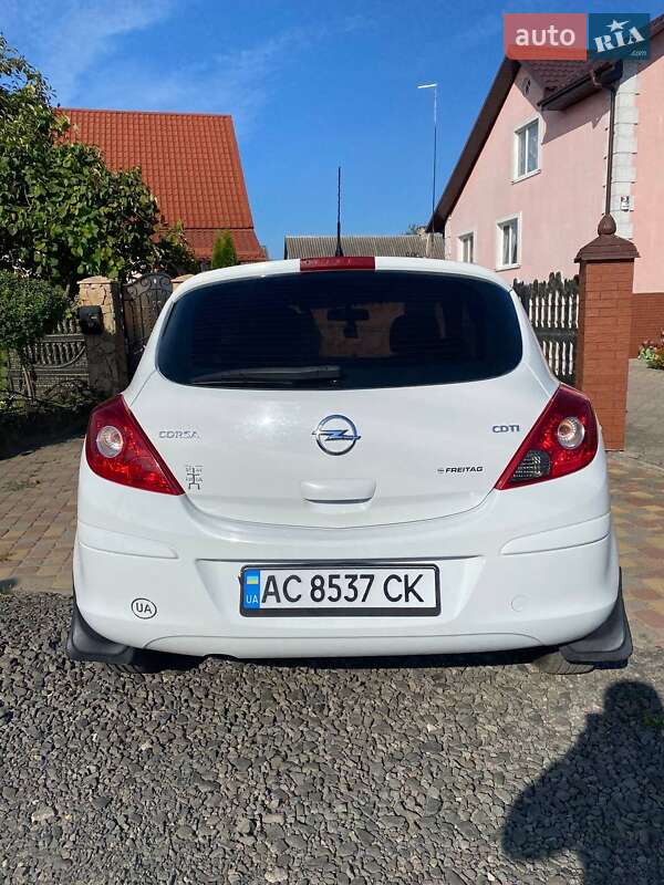 Хэтчбек Opel Corsa 2014 в Камне-Каширском