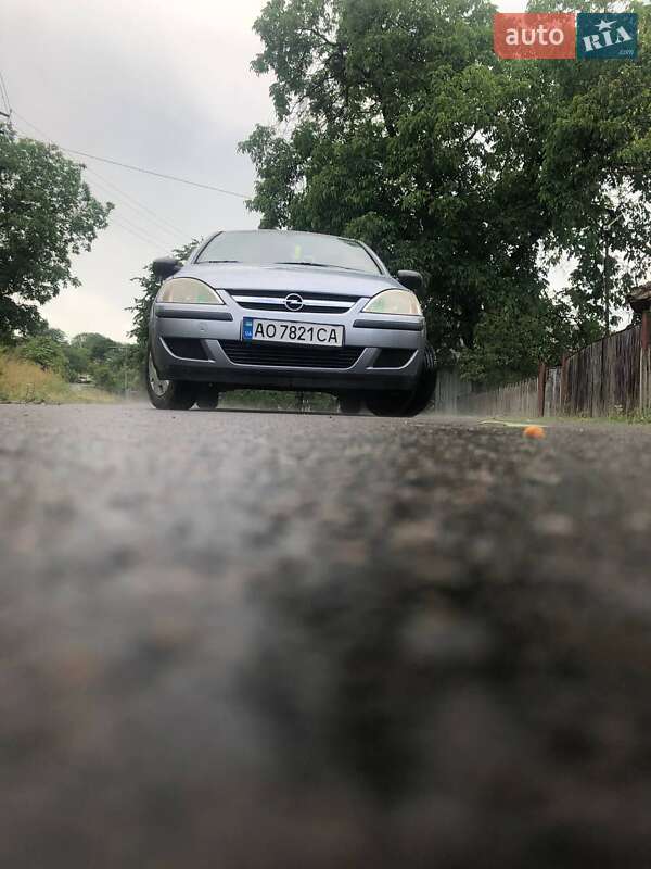 Хетчбек Opel Corsa 2003 в Мукачевому