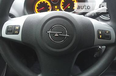 Хэтчбек Opel Corsa 2013 в Обухове