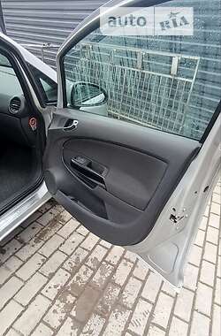 Хэтчбек Opel Corsa 2010 в Ивано-Франковске