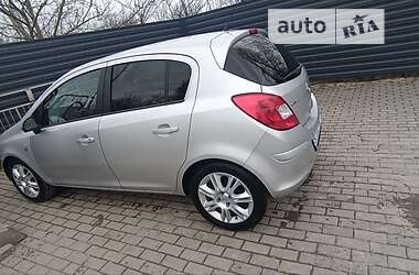 Хэтчбек Opel Corsa 2010 в Ивано-Франковске